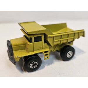 VINTAGE MATCHBOX SERIES NO.28, MACK DUMP TRUCK MADE IN ENGLAND BY LESNEY